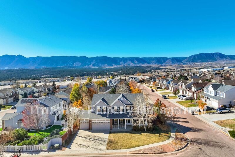 Fabulous....Large....5bd Plus Office Home in D20 Northgate/Falcons Nest Area property image