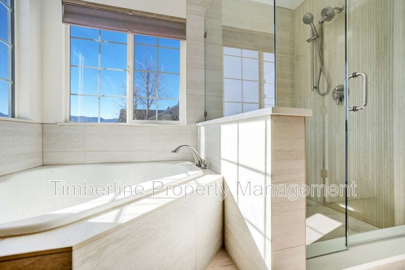 Fabulous....Large....5bd Plus Office Home in D20 Northgate/Falcons Nest Area property image