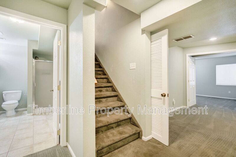 Fabulous....Large....5bd Plus Office Home in D20 Northgate/Falcons Nest Area property image