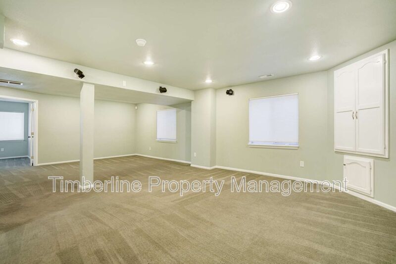 Fabulous....Large....5bd Plus Office Home in D20 Northgate/Falcons Nest Area property image