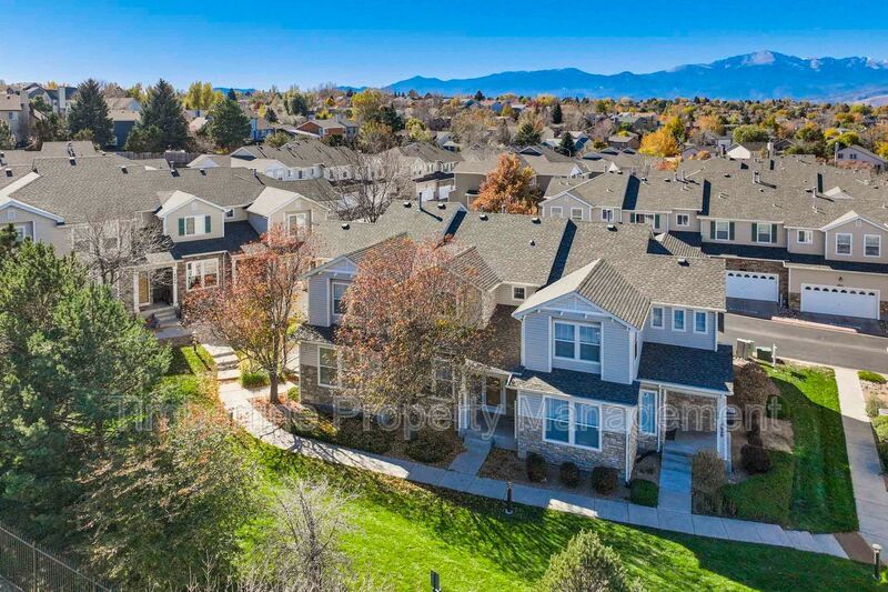 Cute 2bd, 2.5ba Townhome Across from Cottonwood Park....shorter lease term available property image