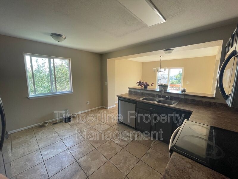 Open Concept 3 Bedroom Home in a Great Location property image