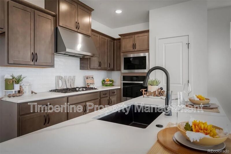 BRAND NEW 3 bedroom home in D20 property image