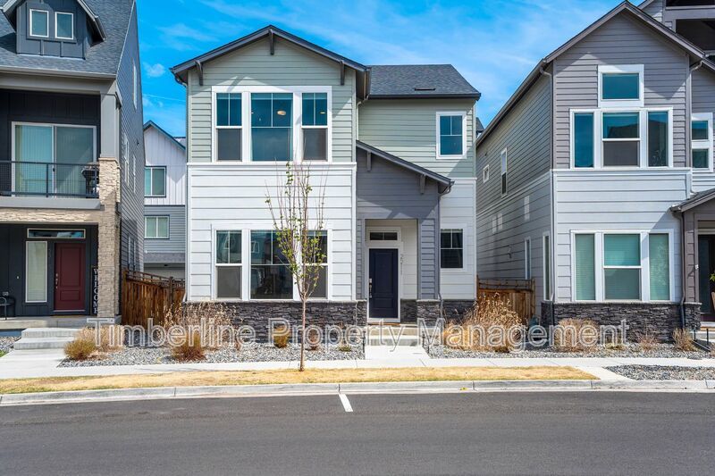 Newer 3bd Home in Broomfield Baseline Community property image