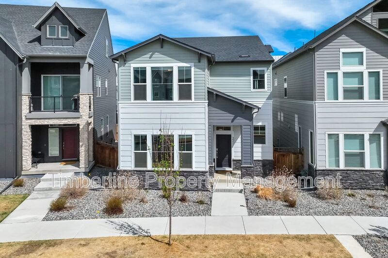 Newer 3bd Home in Broomfield Baseline Community property image