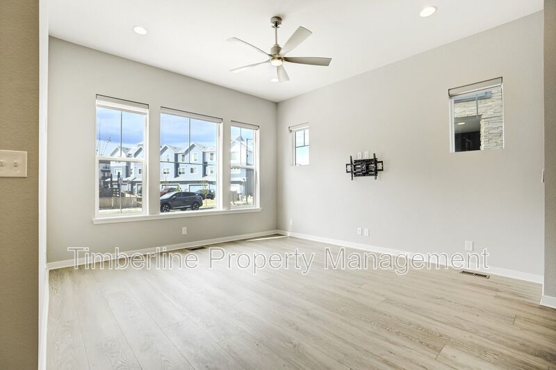 Newer 3bd Home in Broomfield Baseline Community property image