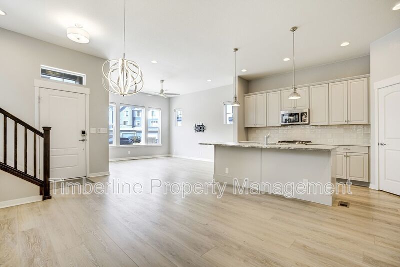 Newer 3bd Home in Broomfield Baseline Community property image