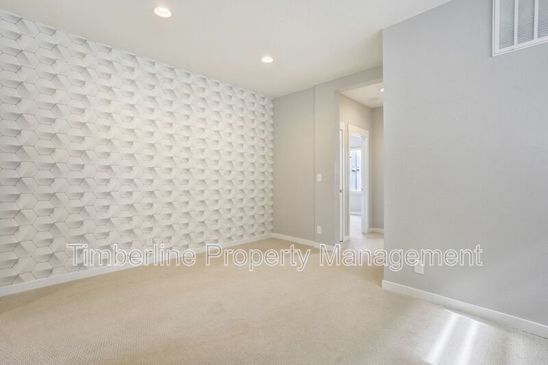 Newer 3bd Home in Broomfield Baseline Community property image