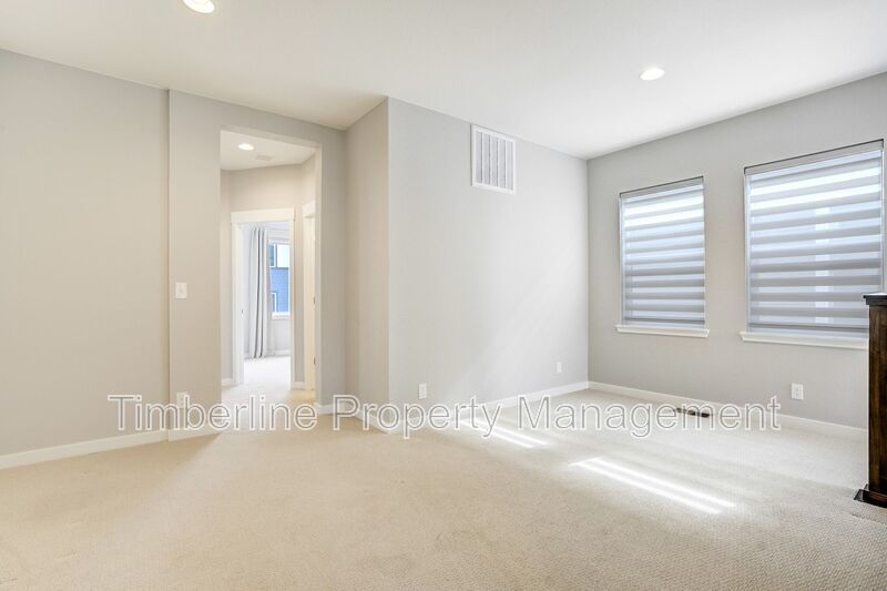 Newer 3bd Home in Broomfield Baseline Community property image