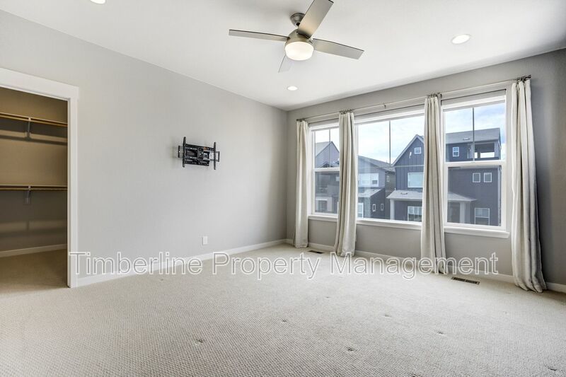 Newer 3bd Home in Broomfield Baseline Community property image