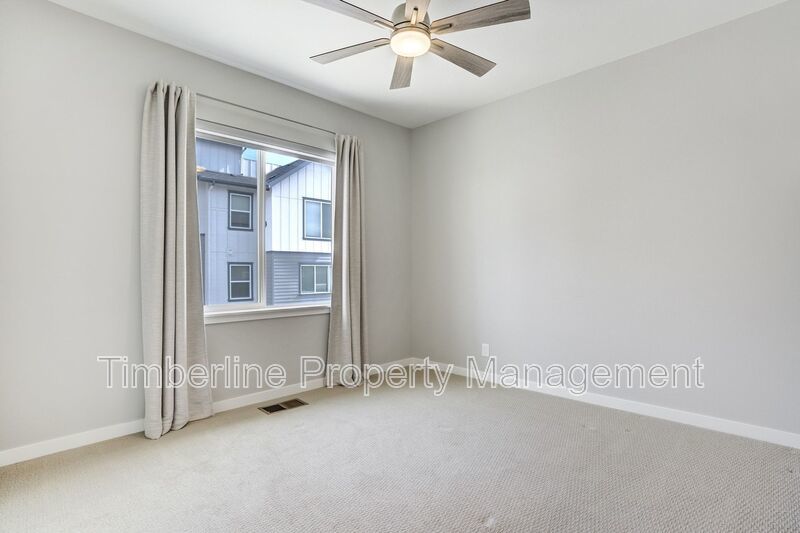 Newer 3bd Home in Broomfield Baseline Community property image