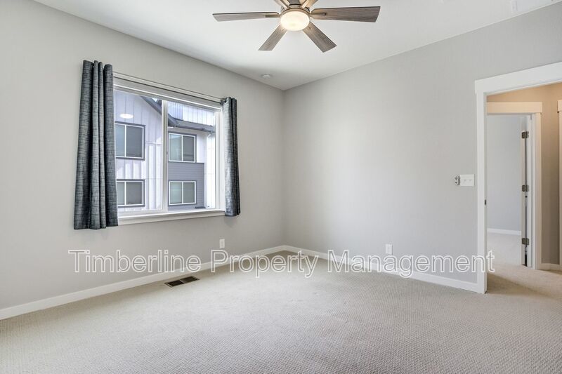 Newer 3bd Home in Broomfield Baseline Community property image