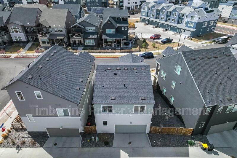 Newer 3bd Home in Broomfield Baseline Community property image