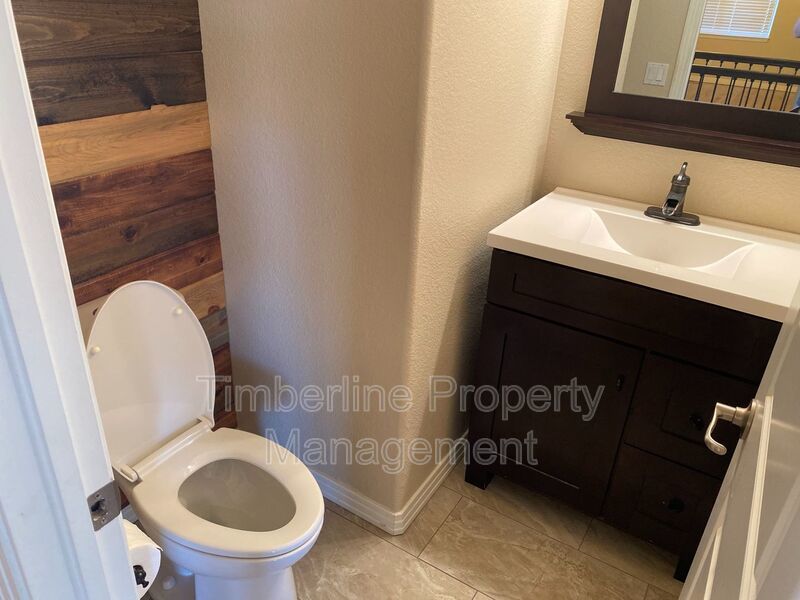 Large D20 6bd Ranch Style Home on Corner Lot....Fabulous North Location property image