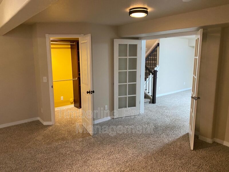 Large D20 6bd Ranch Style Home on Corner Lot....Fabulous North Location property image