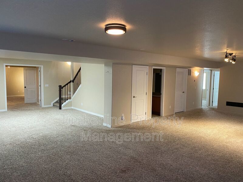 Large D20 6bd Ranch Style Home on Corner Lot....Fabulous North Location property image