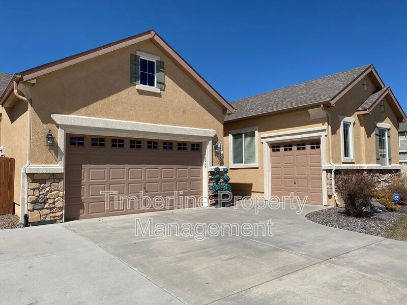Large D20 6bd Ranch Style Home on Corner Lot....Fabulous North Location property image