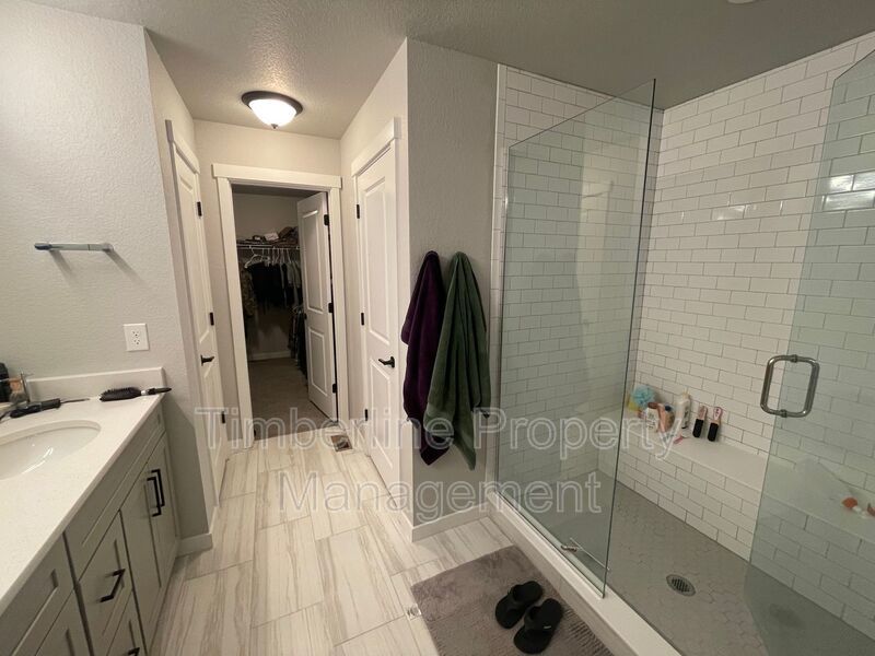 New 3 bedrooms 3.5 bathroom home, closet to Peterson AFB property image