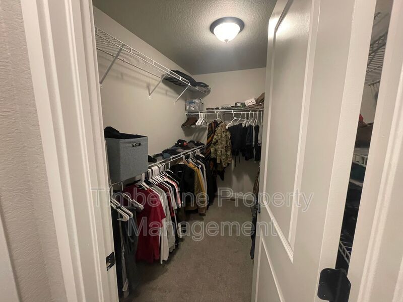 New 3 bedrooms 3.5 bathroom home, closet to Peterson AFB property image