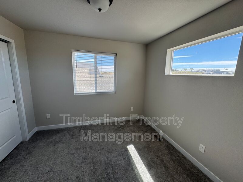 3 bedroom home near military bases and backs to a park! property image
