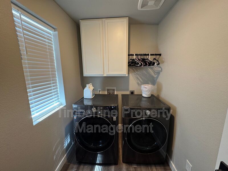 3 bedroom home near military bases and backs to a park! property image