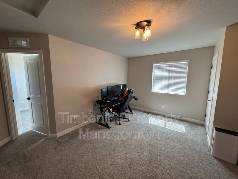 3 bedroom home near military bases and backs to a park! property image