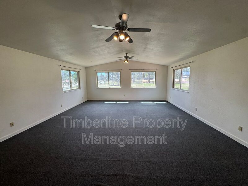 4bdrm Home in Black Forest with land and walking distance to school property image