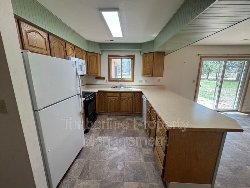 4bdrm Home in Black Forest with land and walking distance to school property image