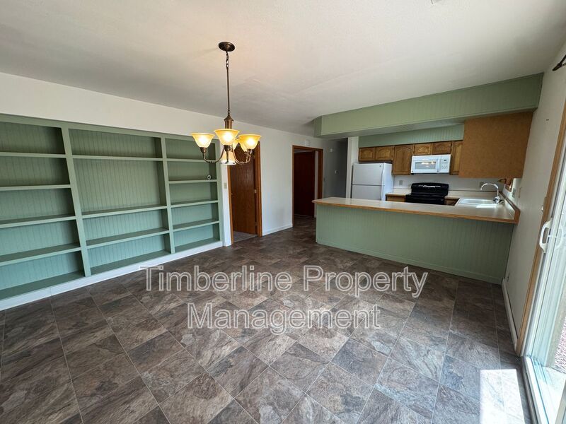 4bdrm Home in Black Forest with land and walking distance to school property image