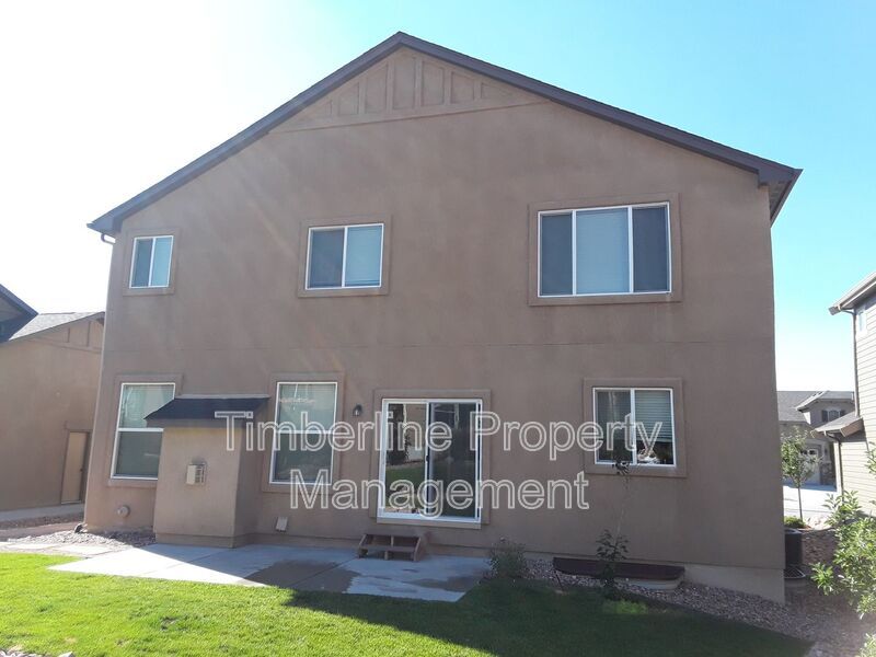 5-Bedroom Home in D20! property image