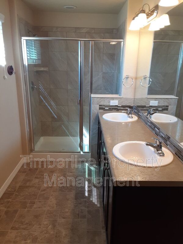 5-Bedroom Home in D20! property image