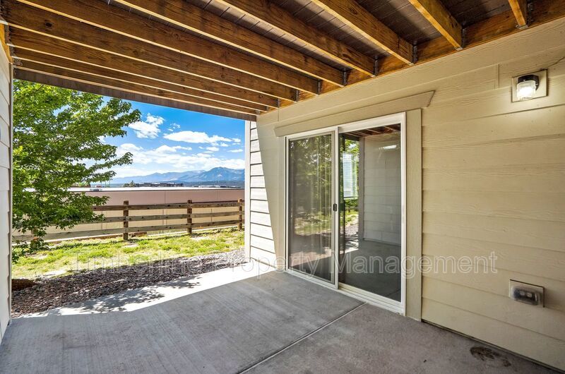3bdrm Townhouse is Monument....Fabulous Location property image