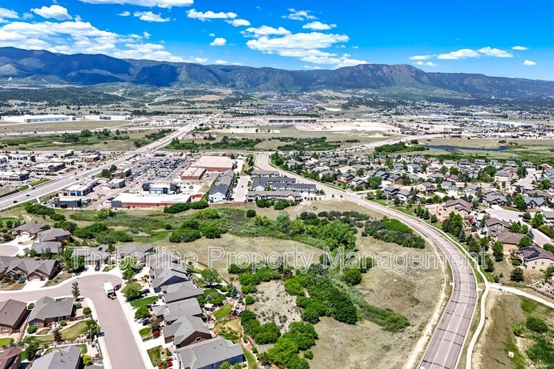 3bdrm Townhouse is Monument....Fabulous Location property image