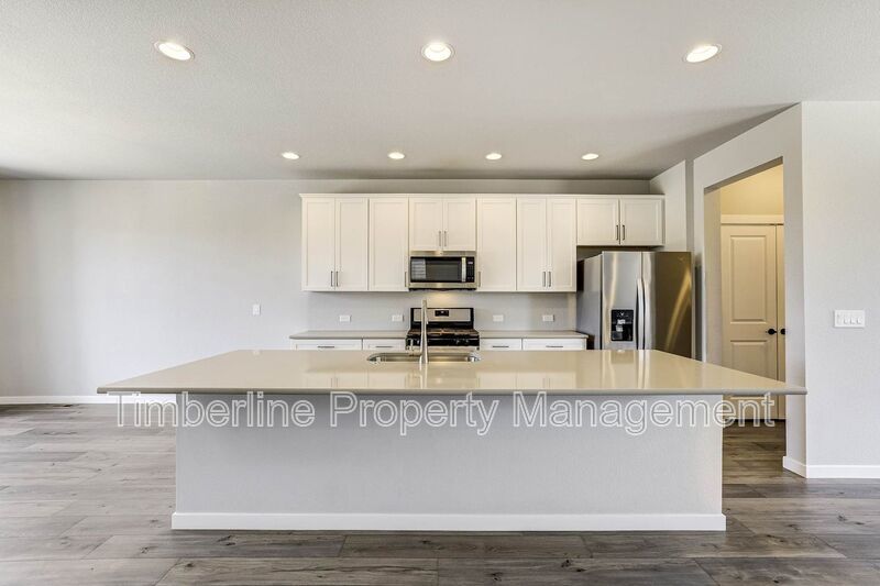 3 bedrooms 3.5 bathroom home, closet to Peterson AFB property image