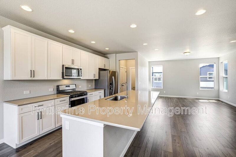 3 bedrooms 3.5 bathroom home, closet to Peterson AFB property image