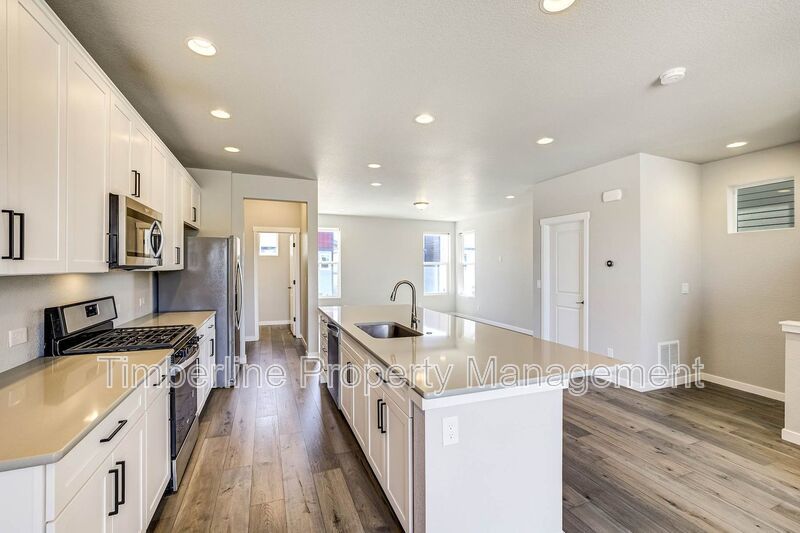 3 bedrooms 3.5 bathroom home, closet to Peterson AFB property image