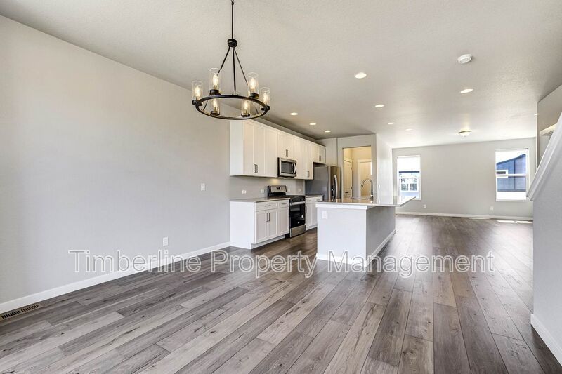 3 bedrooms 3.5 bathroom home, closet to Peterson AFB property image