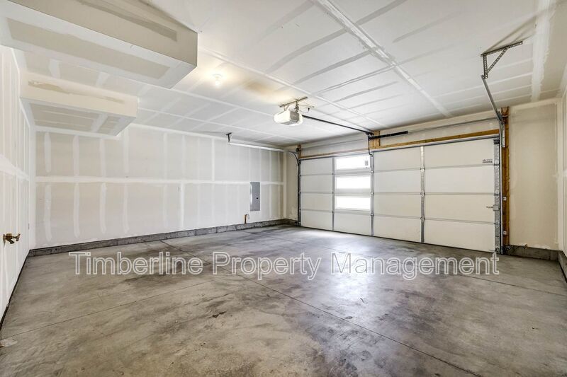 3 bedrooms 3.5 bathroom home, closet to Peterson AFB property image