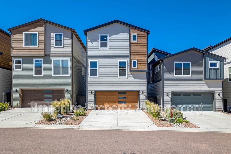 3 bedrooms 3.5 bathroom home, closet to Peterson AFB property image