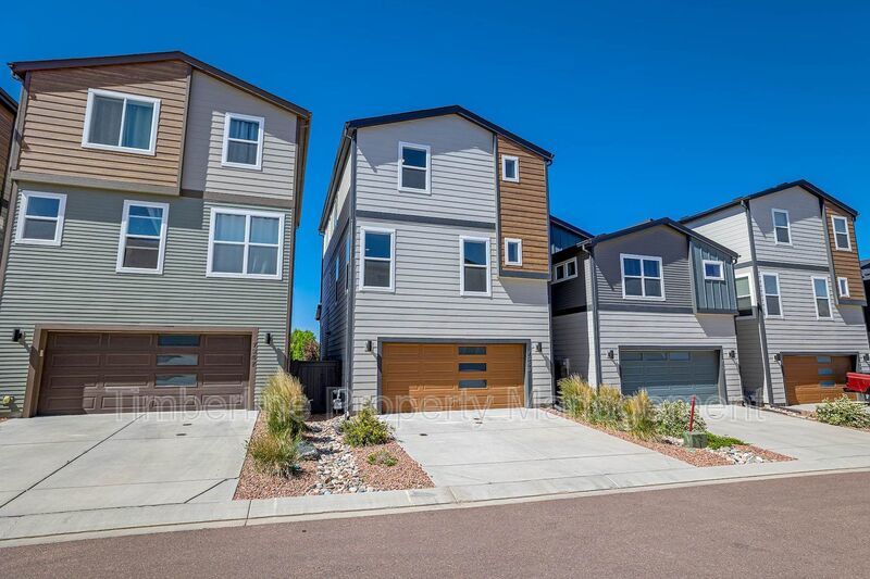 3 bedrooms 3.5 bathroom home, closet to Peterson AFB property image