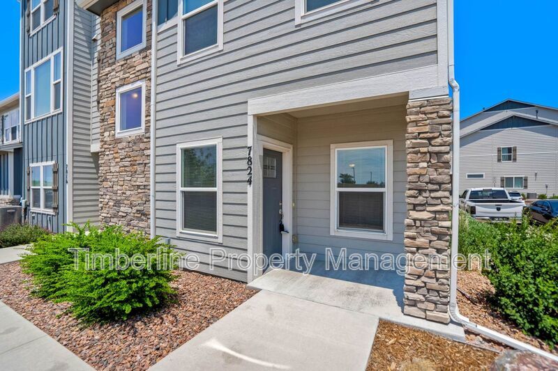Modern Townhome Great Location, Attached 2 car garage property image