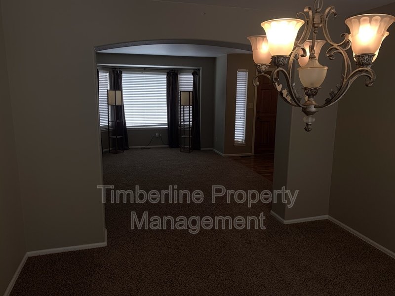 D20 4bdrm Plus Lofted Office or Play Area Near Pine Creek property image