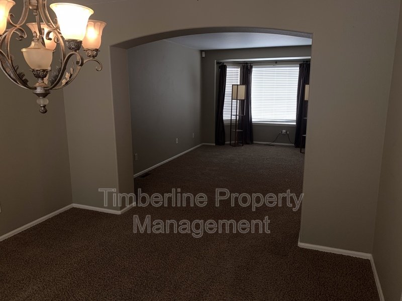 D20 4bdrm Plus Lofted Office or Play Area Near Pine Creek property image