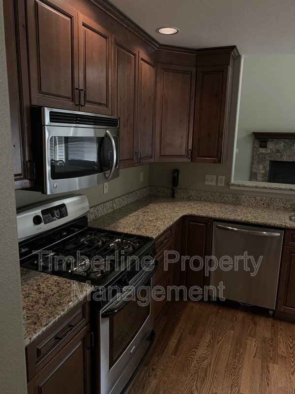 D20 4bdrm Plus Lofted Office or Play Area Near Pine Creek property image