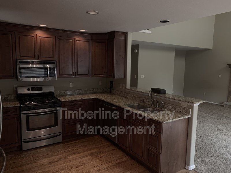 D20 4bdrm Plus Lofted Office or Play Area Near Pine Creek property image