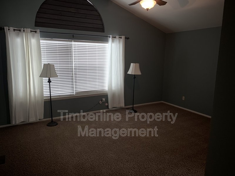 D20 4bdrm Plus Lofted Office or Play Area Near Pine Creek property image