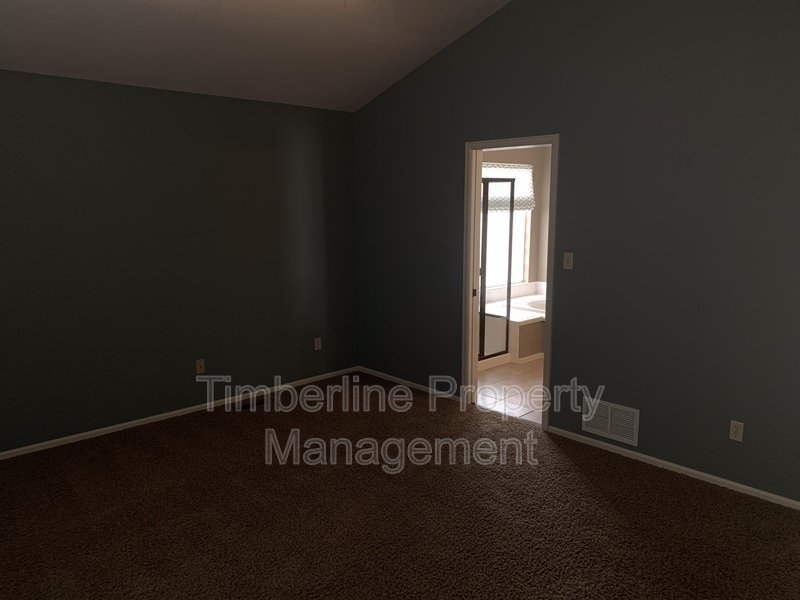 D20 4bdrm Plus Lofted Office or Play Area Near Pine Creek property image