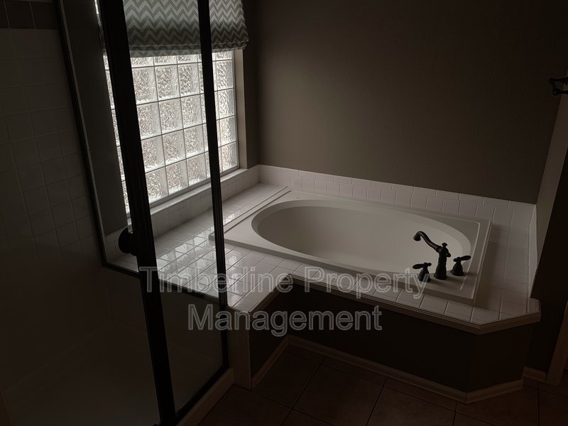 D20 4bdrm Plus Lofted Office or Play Area Near Pine Creek property image
