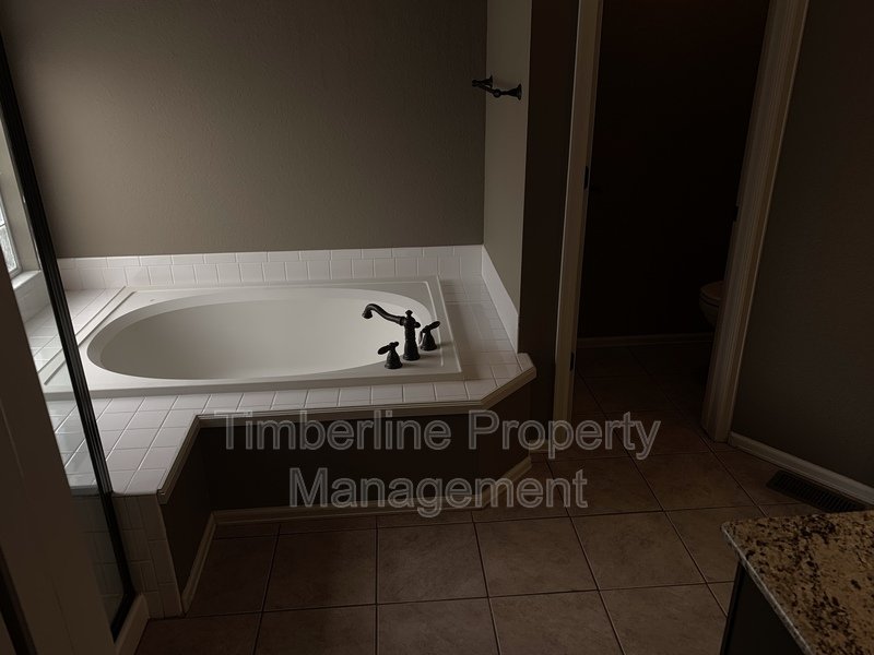 D20 4bdrm Plus Lofted Office or Play Area Near Pine Creek property image