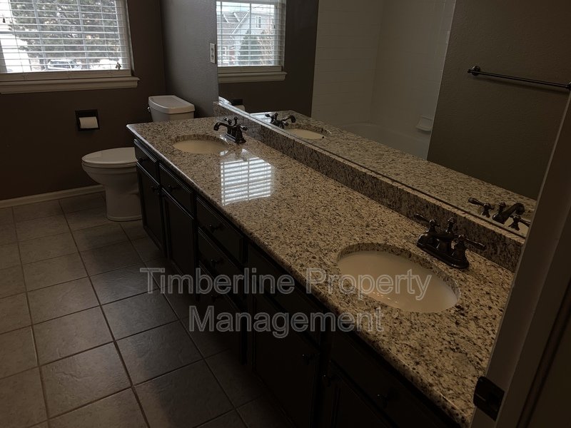 D20 4bdrm Plus Lofted Office or Play Area Near Pine Creek property image